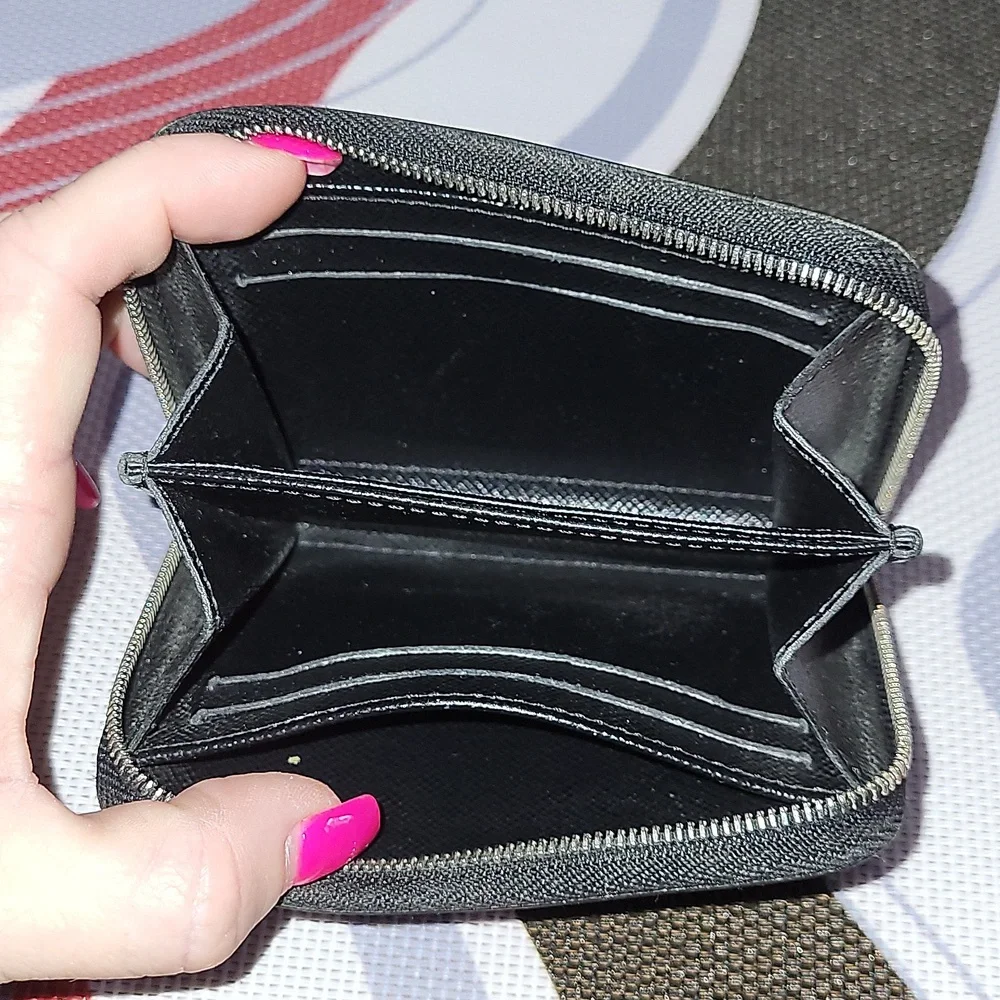 💯 Authentic Louis Vuitton small zippy wallet - Picture 4 of 6